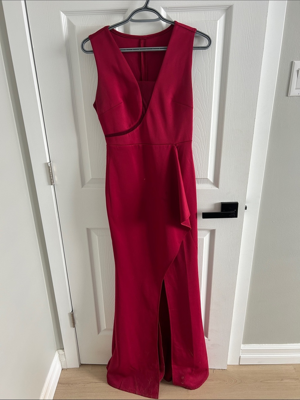 Elegant Sleeveless Red Evening Dress